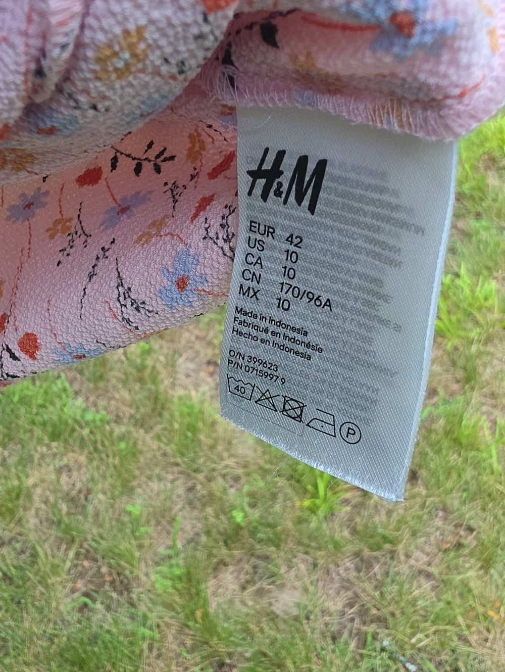H&M Twist Front Floral Crop Top - Picture 4 of 5